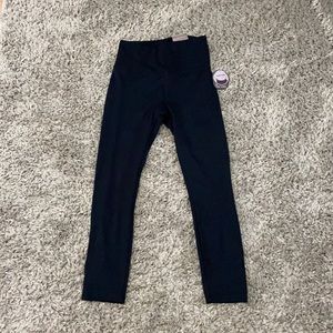 NWT! Size medium Bally Total Fitness ankle leggings